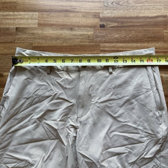 Old Navy Men's Active Go-Dry Cool Stretch Tech Beige Shorts Sz 33 Outdoor Travel - Picture 4 of 7